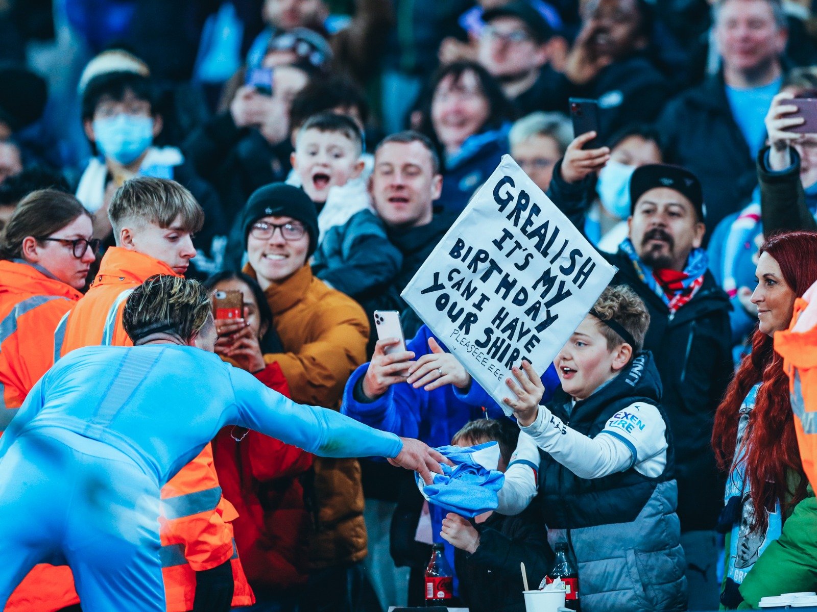 还是现实世 还是现实世